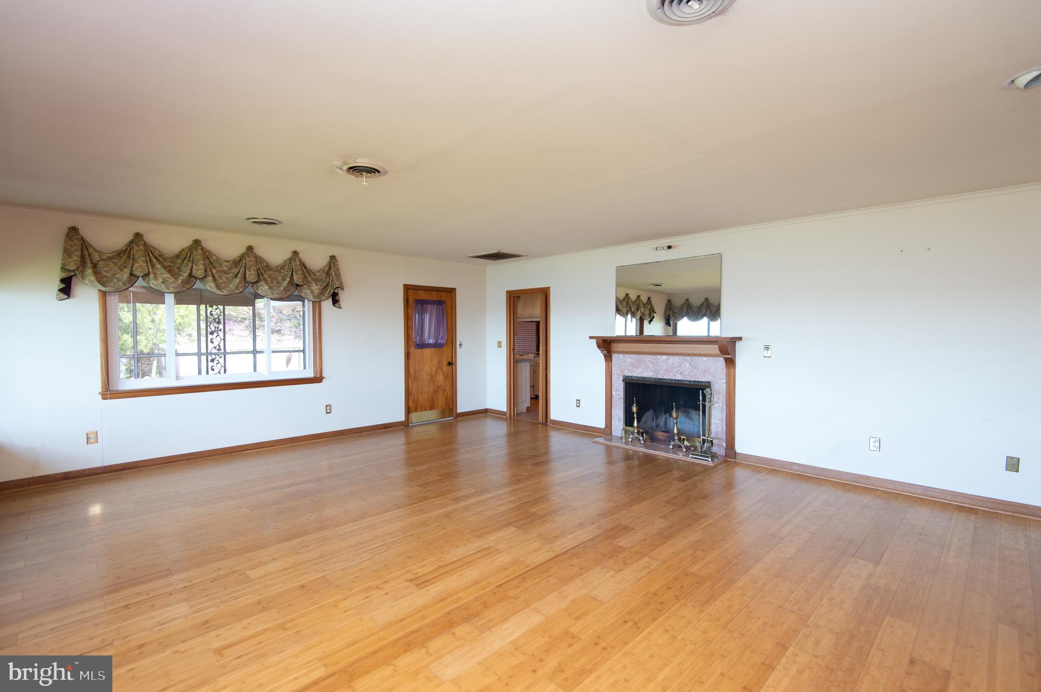 5452 Tates Bank Road Cambridge, MD 21613 - Photo 18 of 64 Living Room with Wood burining FP