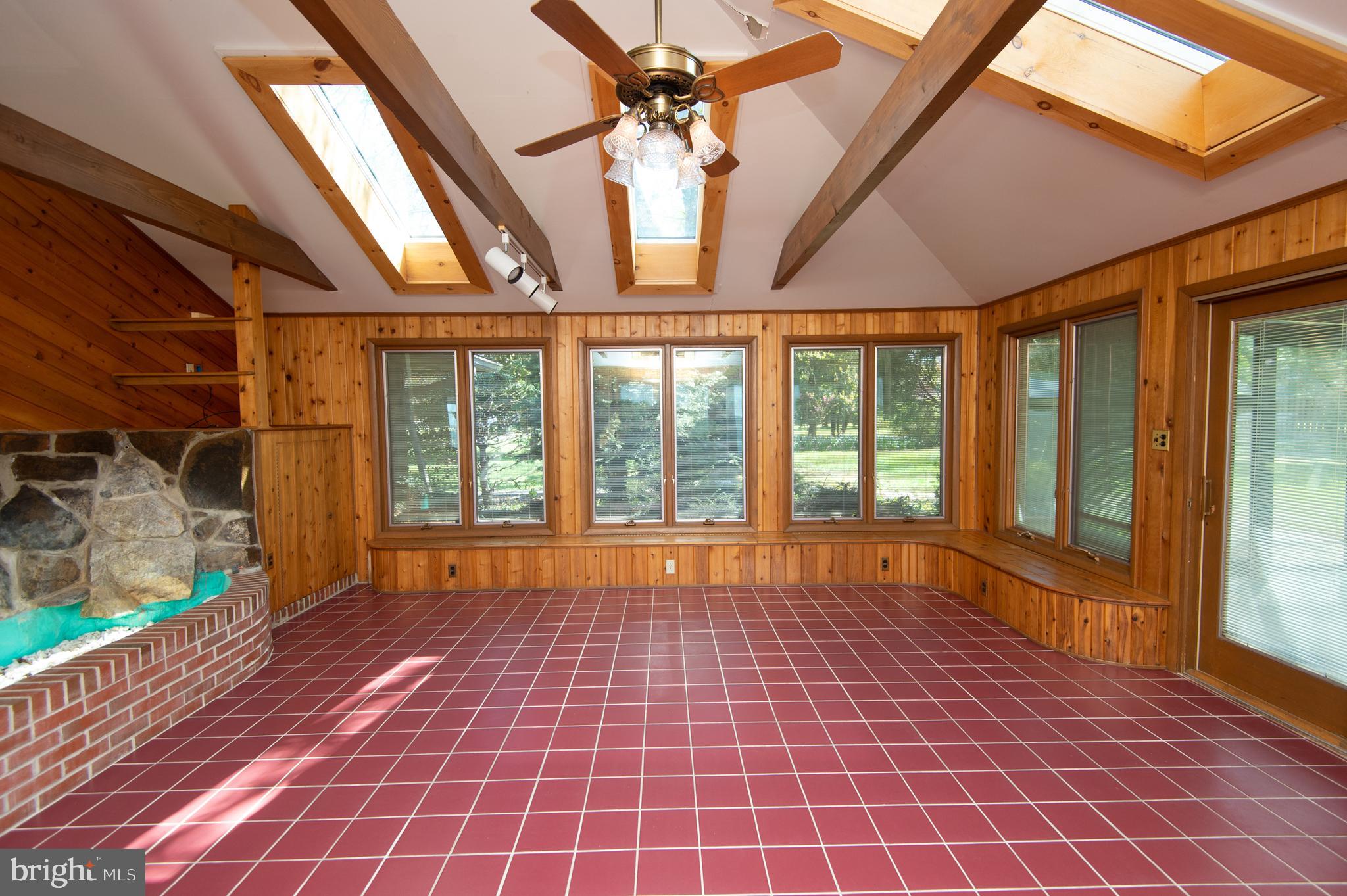 5452 Tates Bank Road Cambridge, MD 21613 - Photo 31 of 64 Sunroom with skylights