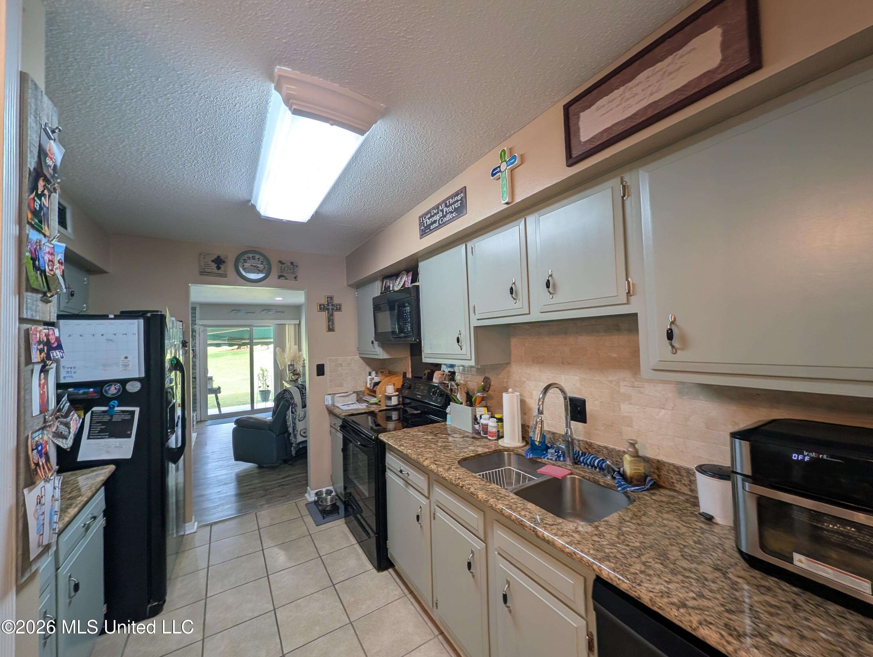 258 Highpoint Drive Diamondhead, MS 39525 - Photo 6 of 27 PXL_20260408_202139786