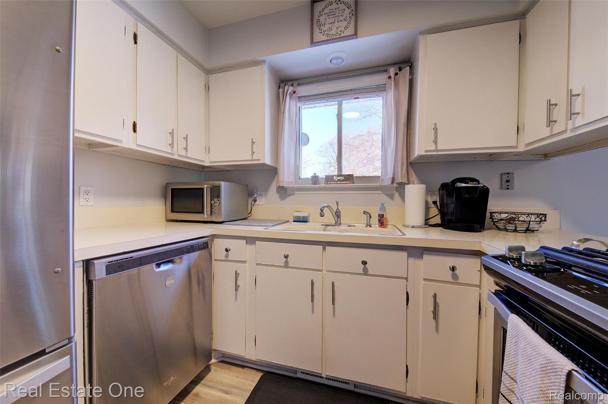 715 Glenwyth Road Brighton, MI 48116 - Photo 38 of 49 Kitchen