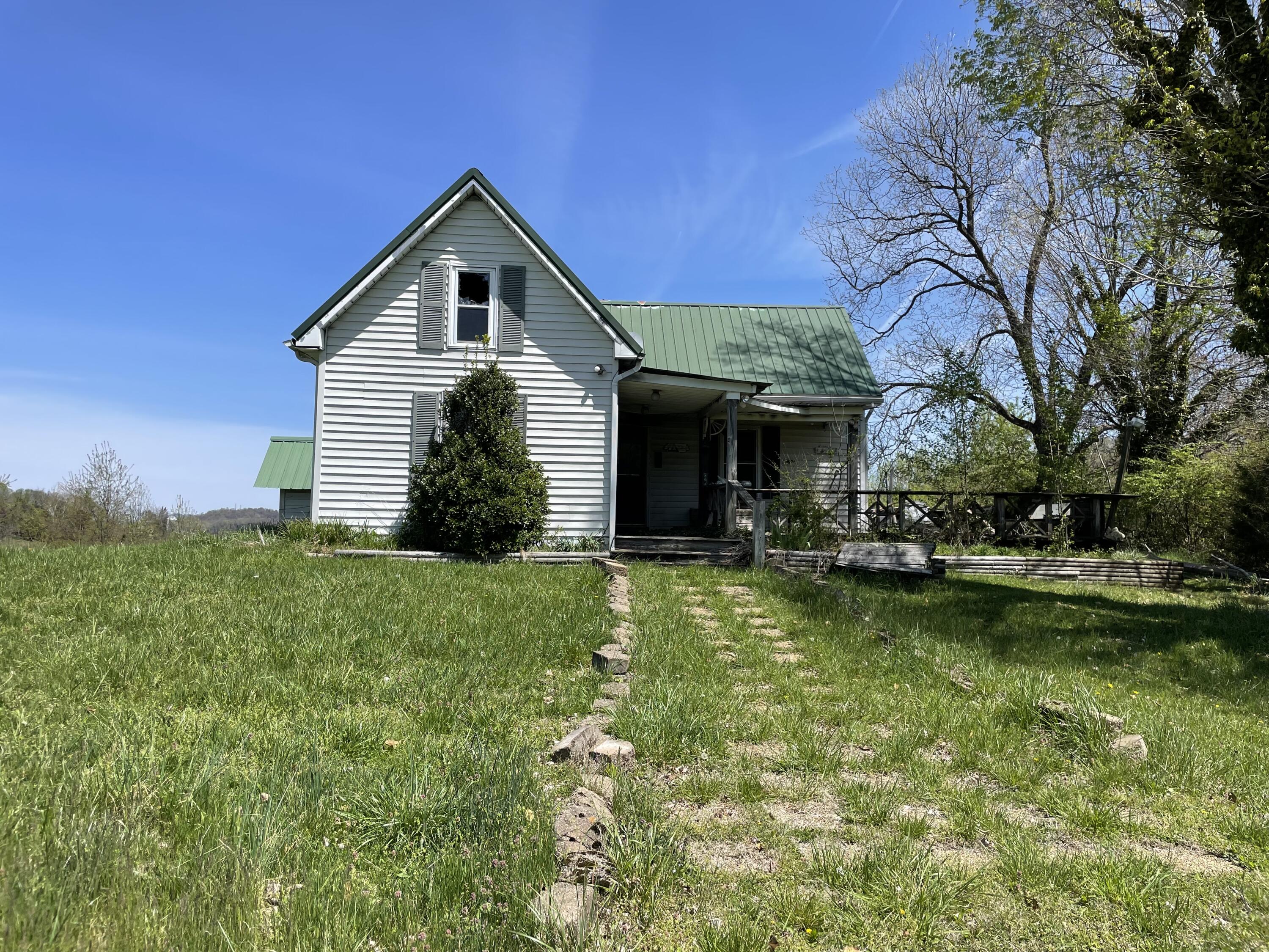 284 South Summer Sound Road, Unit 1 Piney Flats, TN 37686 - Photo 10 of 27 44CEF7F0-61A6-4D8C-B98E-5F0E1456E6FF