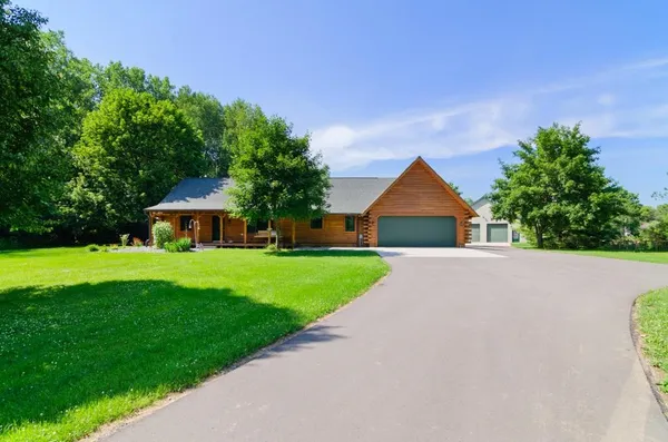 $750,000 | 2594 Wood Lane, Suamico, WI 54313