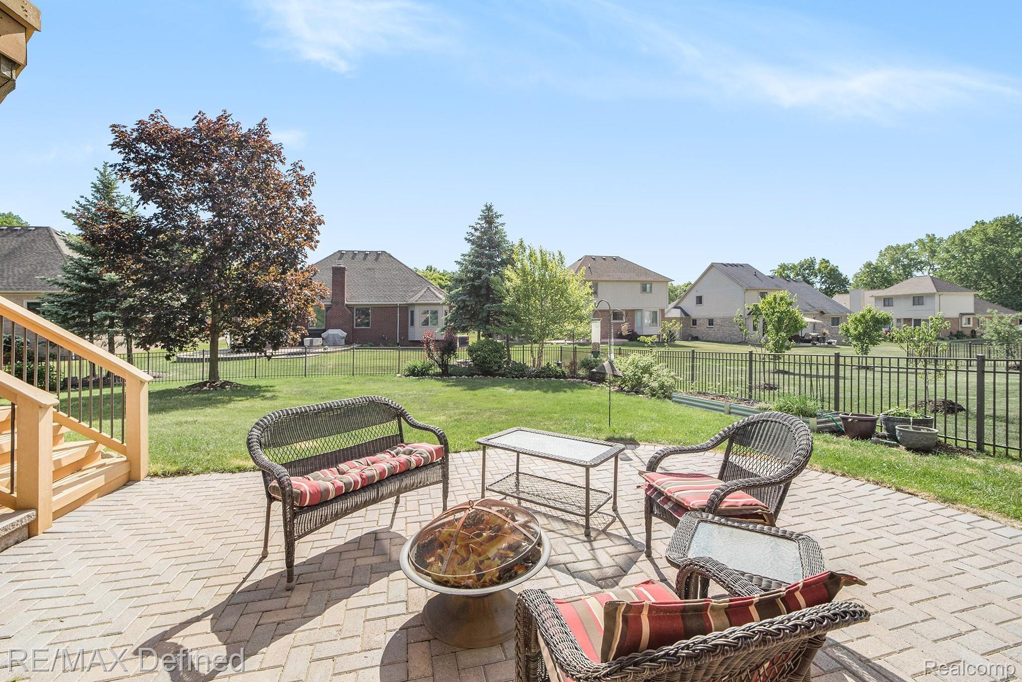 3454 Cascade Circle Rochester, MI 48307 - Photo 29 of 31 Brick Paver Patio