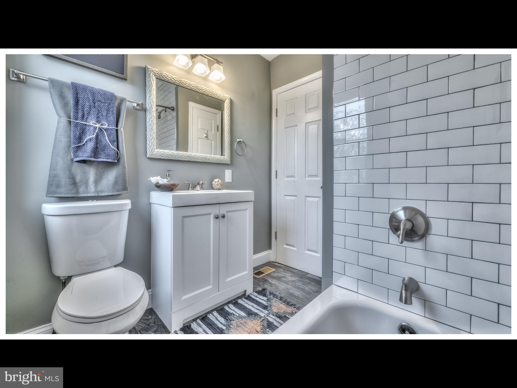 1603 Ralworth Road Baltimore, MD 21218 - Photo 15 of 28 Bath (Master)