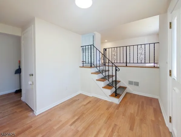 $5,500 | 14 Bunyan Drive, Livingston, NJ 07039