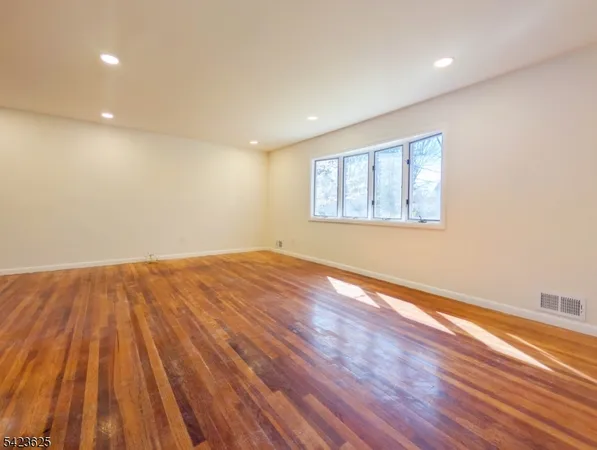 $5,500 | 14 Bunyan Drive, Livingston, NJ 07039