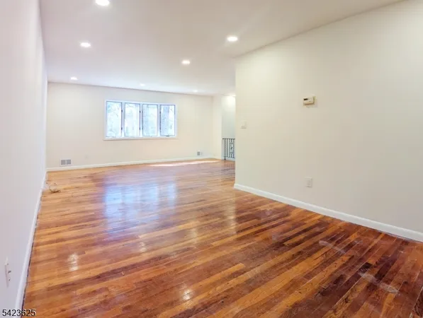 $5,500 | 14 Bunyan Drive, Livingston, NJ 07039