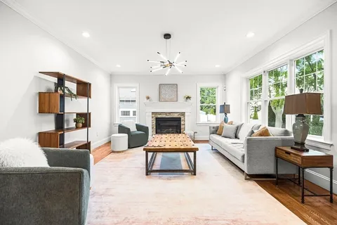 $2,399,000 | 49 Sheridan Circle, Winchester, MA 01890