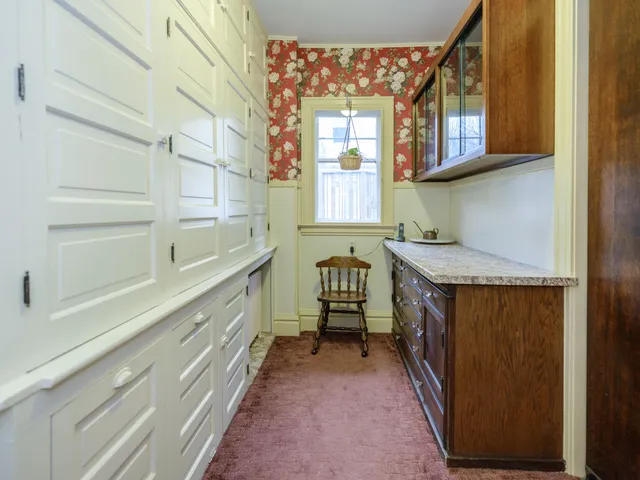 $529,900 | 204 Monroe Street, Kalamazoo, MI 49006