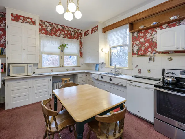 $529,900 | 204 Monroe Street, Kalamazoo, MI 49006