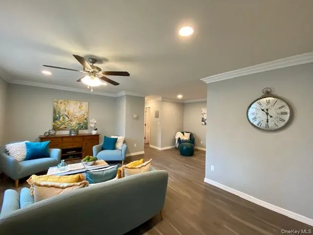 $2,390 | 315 Brook Avenue, Unit 315A, Bay Shore, NY 11706