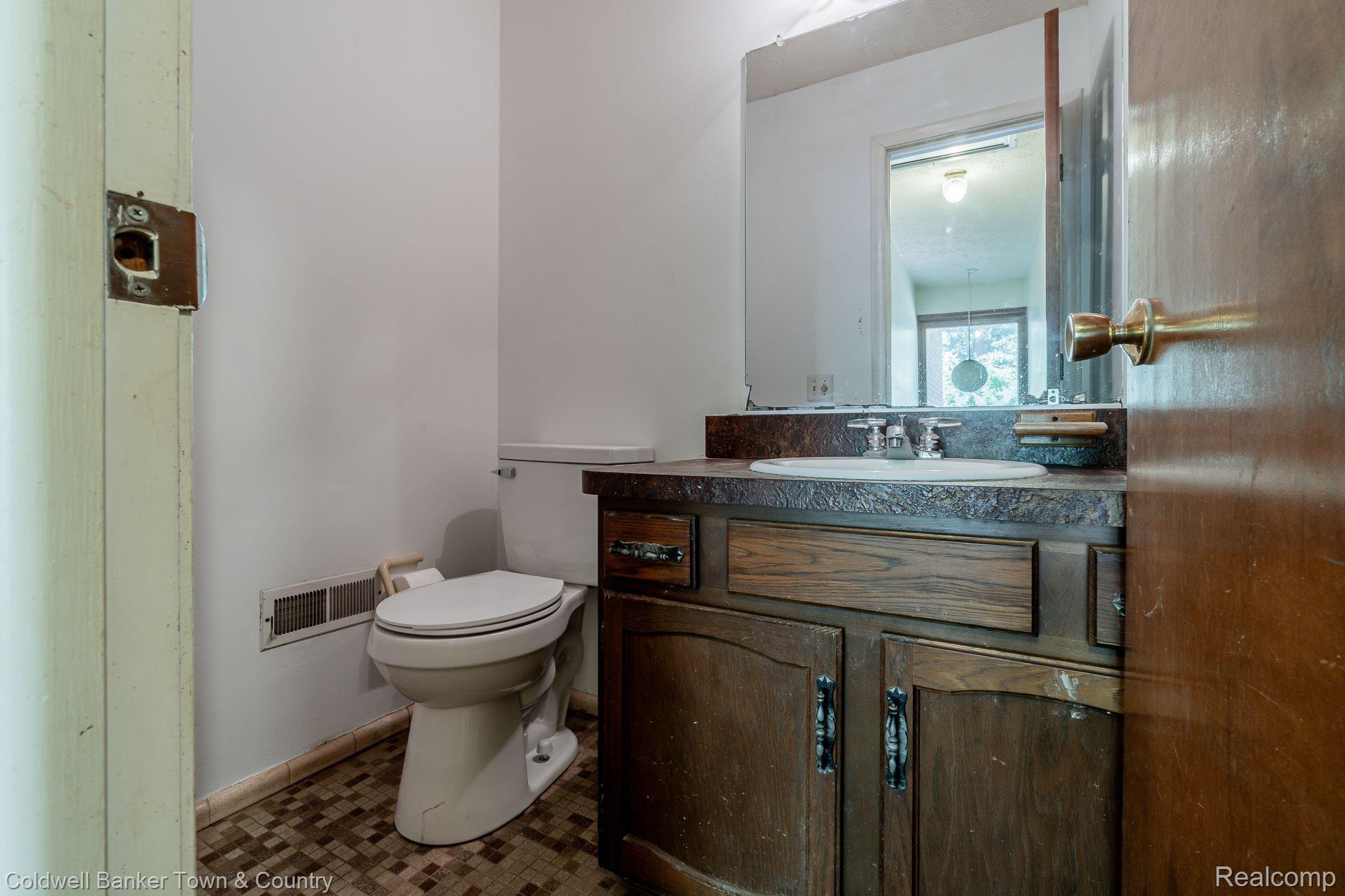 2145 Hidden Valley Howell, MI 48843 - Photo 41 of 59 Gallery Image 41
