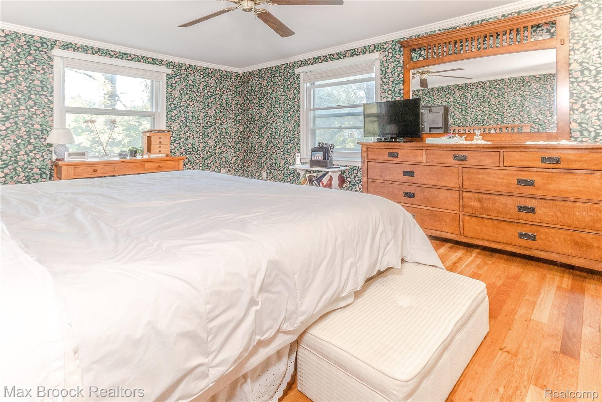 893 Foxhall Road Bloomfield Hills, MI 48304 - Photo 30 of 50 60.jpg