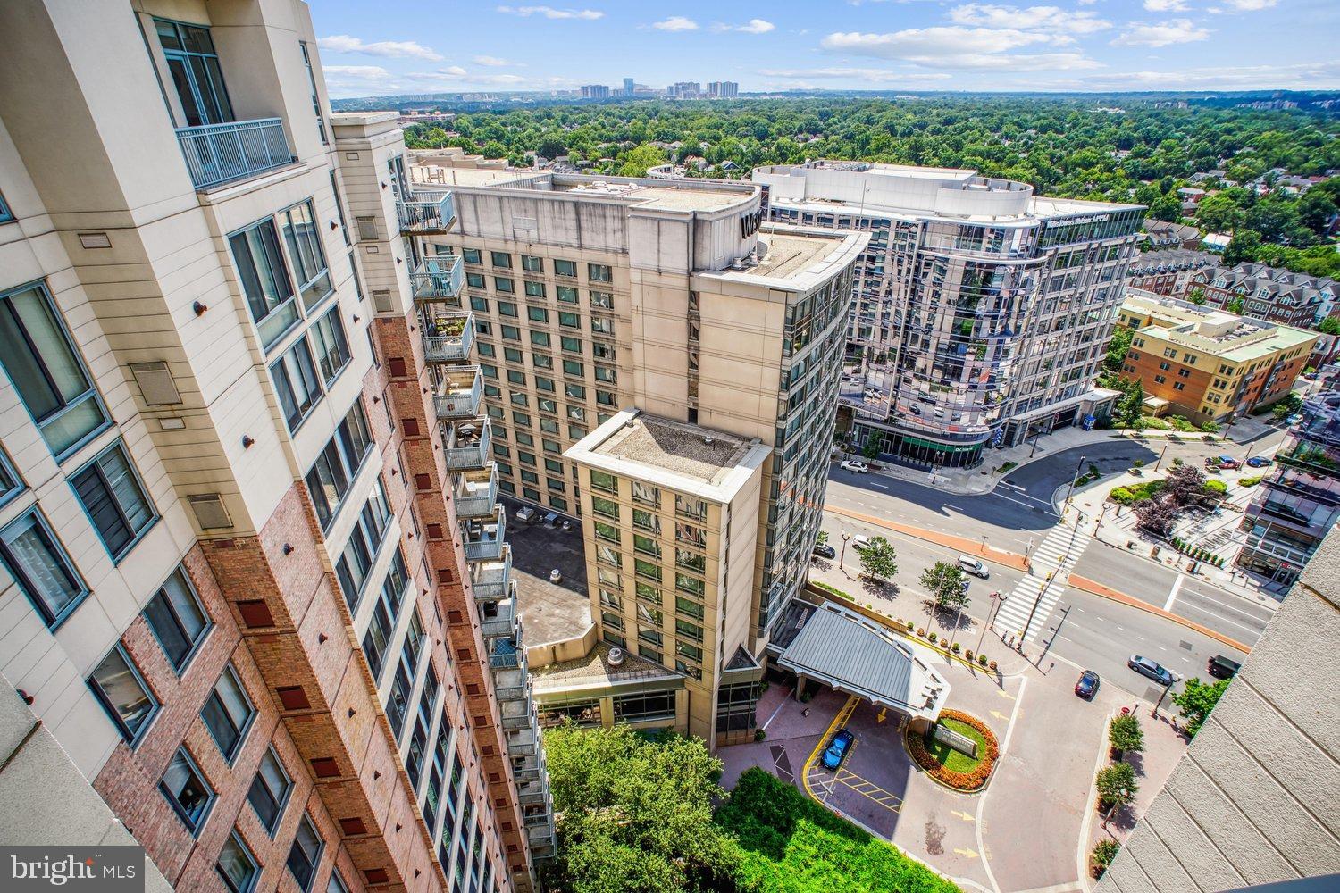 851 North Glebe Road, Unit 2015 Arlington, VA 22203 - Photo 23 of 55 The Continental Rooftop View