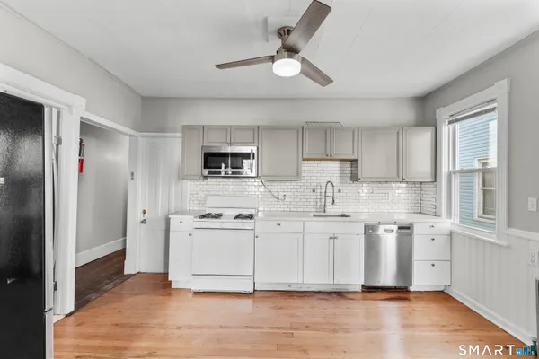 $2,150 | 394 Gregory Street, Unit 2, Bridgeport, CT 06604