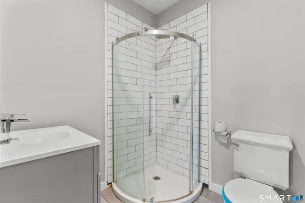 $2,150 | 394 Gregory Street, Unit 2, Bridgeport, CT 06604