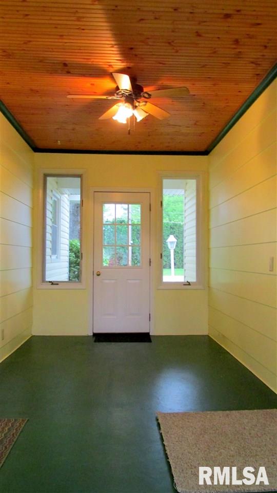 21939 Green River Road Colona, IL 61241 - Photo 11 of 19 Gallery Image 11