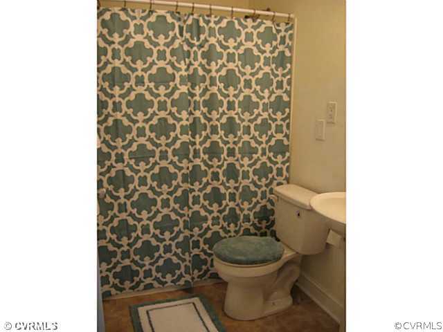 1509 Skipwith Road Richmond, VA 23229 - Photo 5 of 7 Bathroom