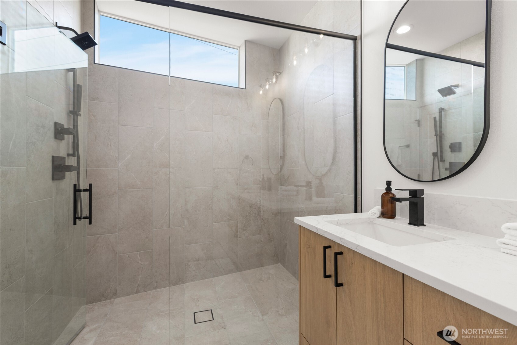 957 North 35th Street Seattle, WA 98103 - Photo 19 of 29