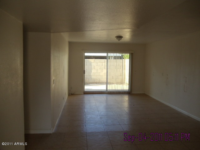 3024 West Redfield Road Phoenix, AZ 85053 - Photo 2 of 11 Livnig Room