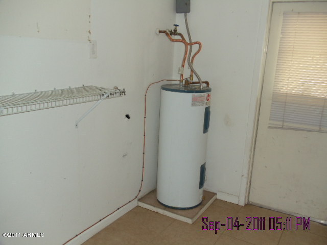 3024 West Redfield Road Phoenix, AZ 85053 - Photo 10 of 11 Laundry Room