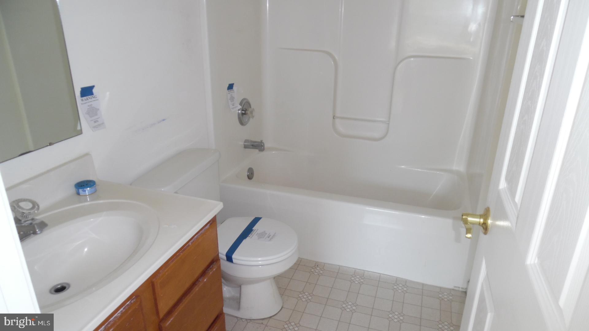 472 Pumping Station Road Hanover, PA 17331 - Photo 2 of 14 Bath