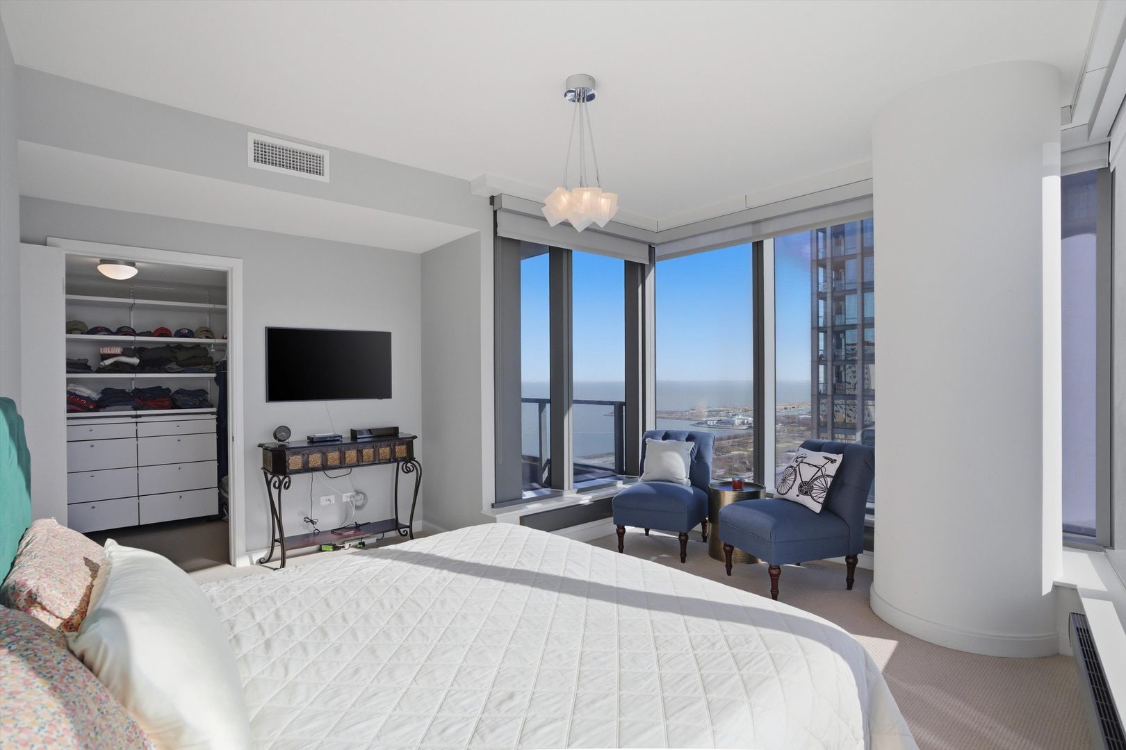 60 East Monroe Street, Unit 4504 Chicago, IL 60603 - Photo 11 of 34