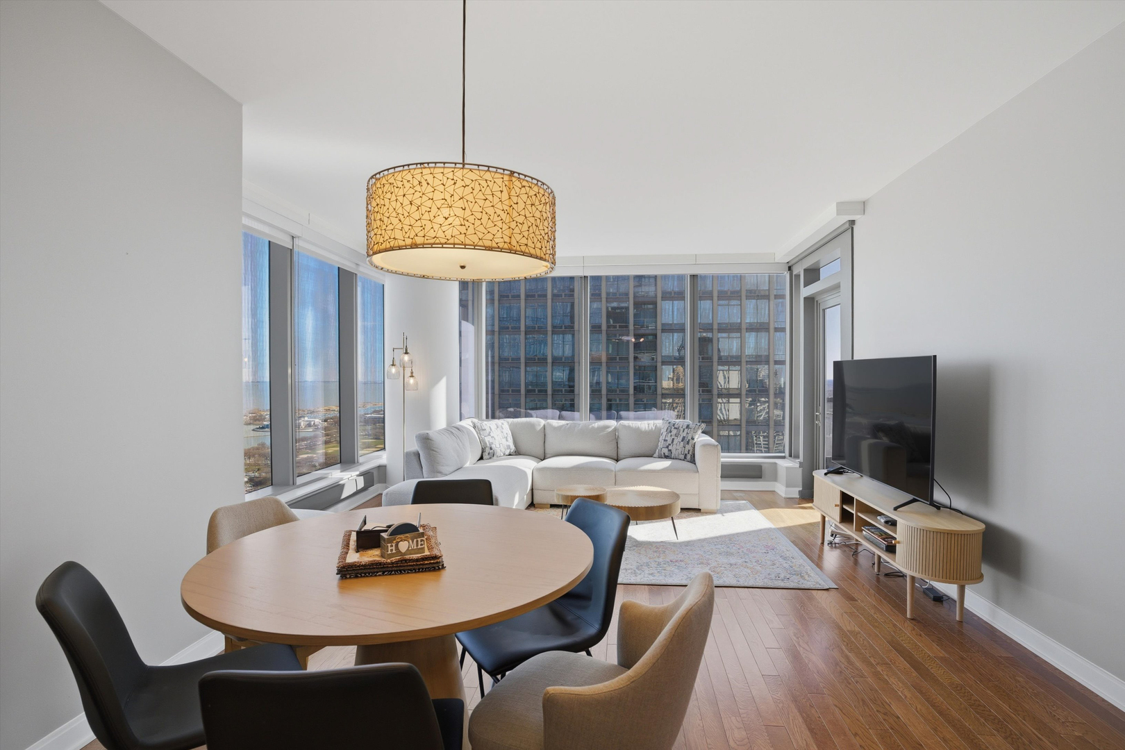 60 East Monroe Street, Unit 4504 Chicago, IL 60603 - Photo 4 of 34