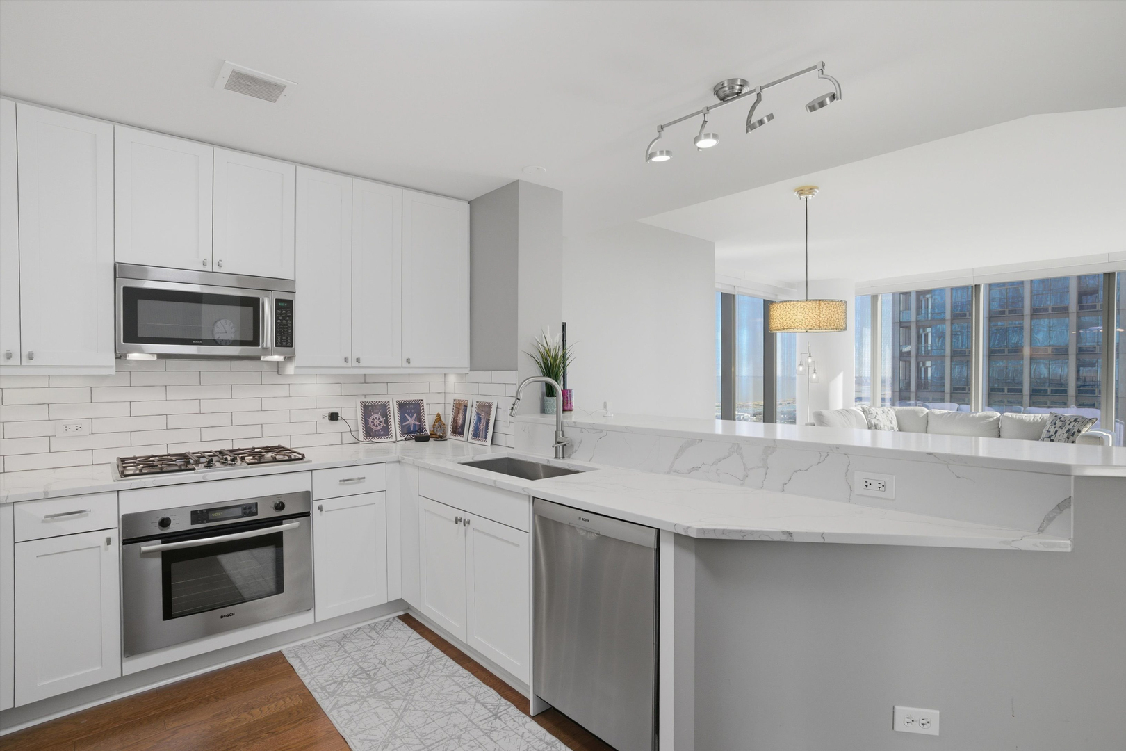 60 East Monroe Street, Unit 4504 Chicago, IL 60603 - Photo 8 of 34