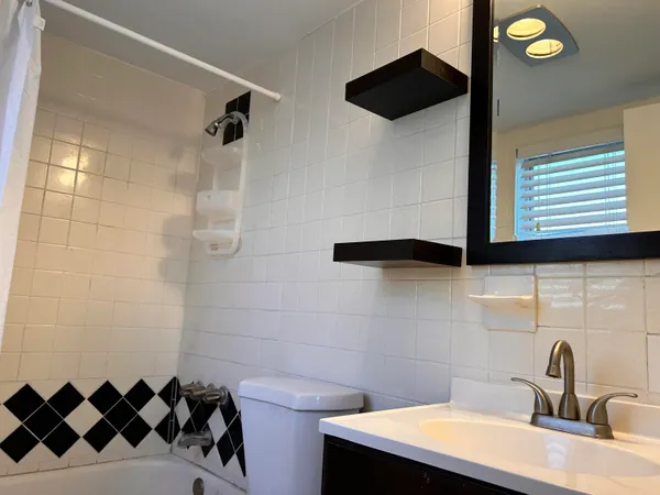 $1,500 | 1230 Old Boynton Road, Unit 210, Boynton Beach, FL 33426