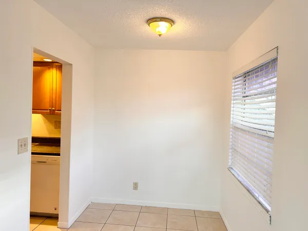 $1,500 | 1230 Old Boynton Road, Unit 210, Boynton Beach, FL 33426