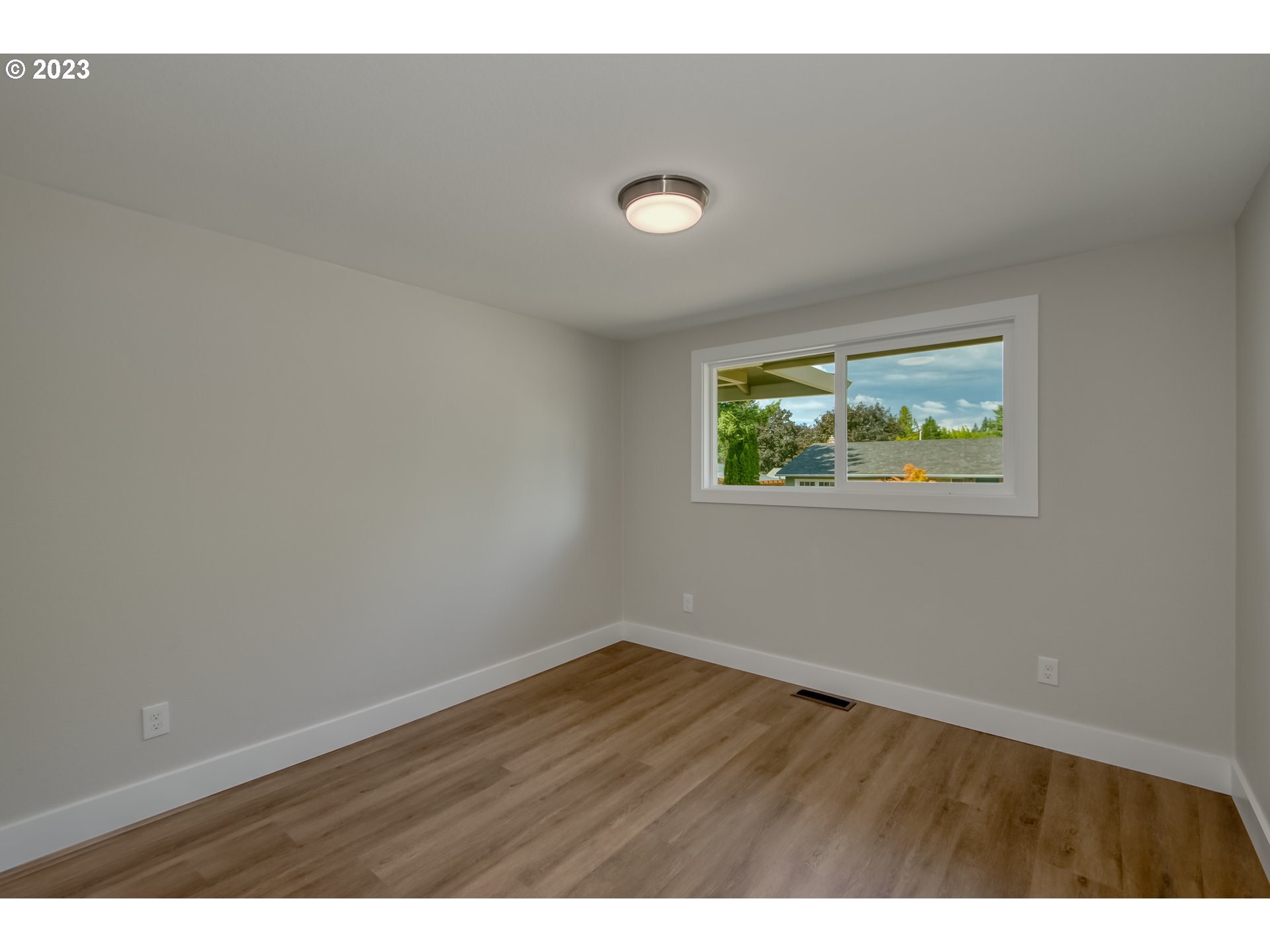 12950 Southwest Morrison Street Beaverton, OR 97005 - Photo 15 of 30 Gallery Image 15