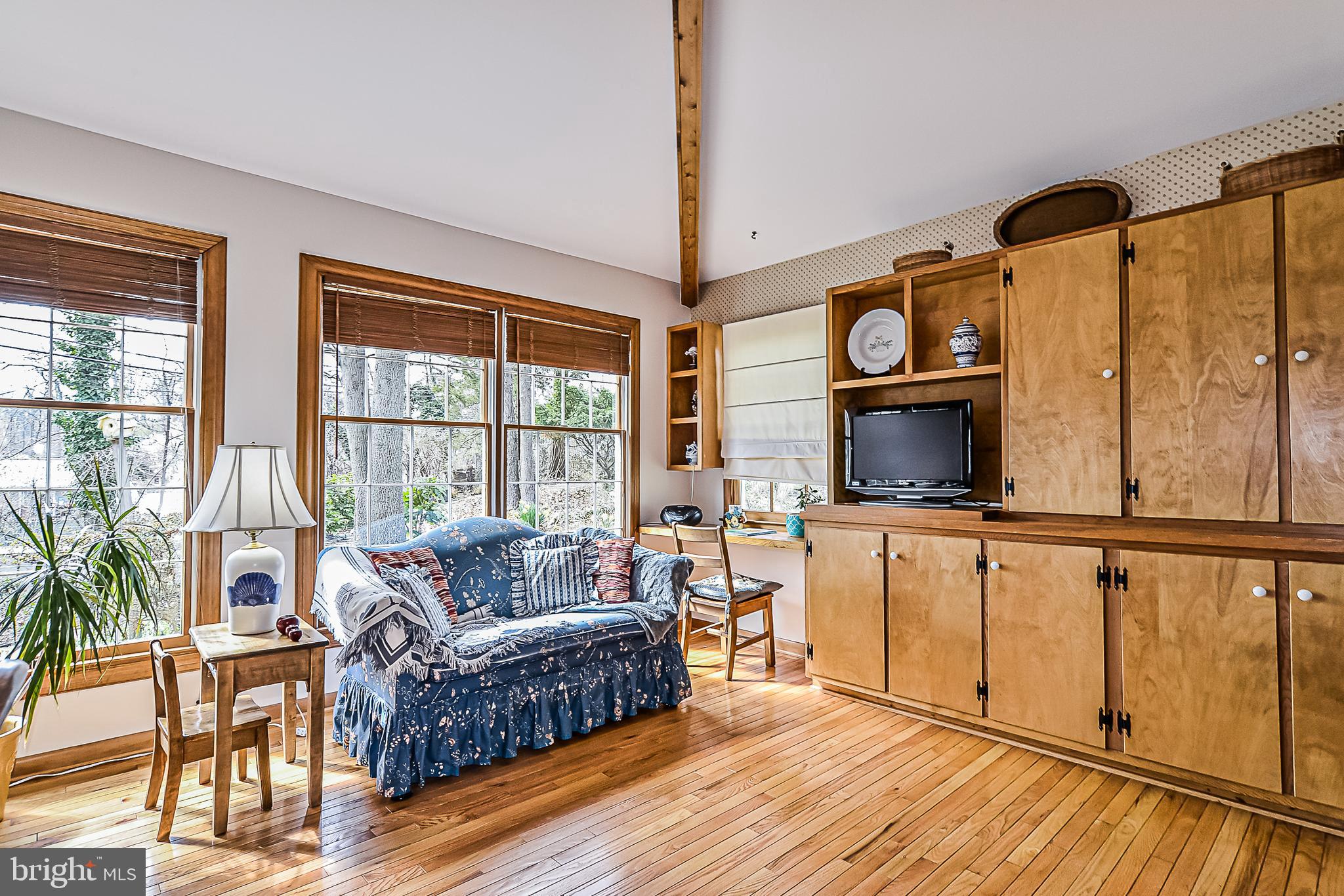 8605 Briarcroft Lane Laurel, MD 20708 - Photo 11 of 38 Tons of natural oak cabinetry.