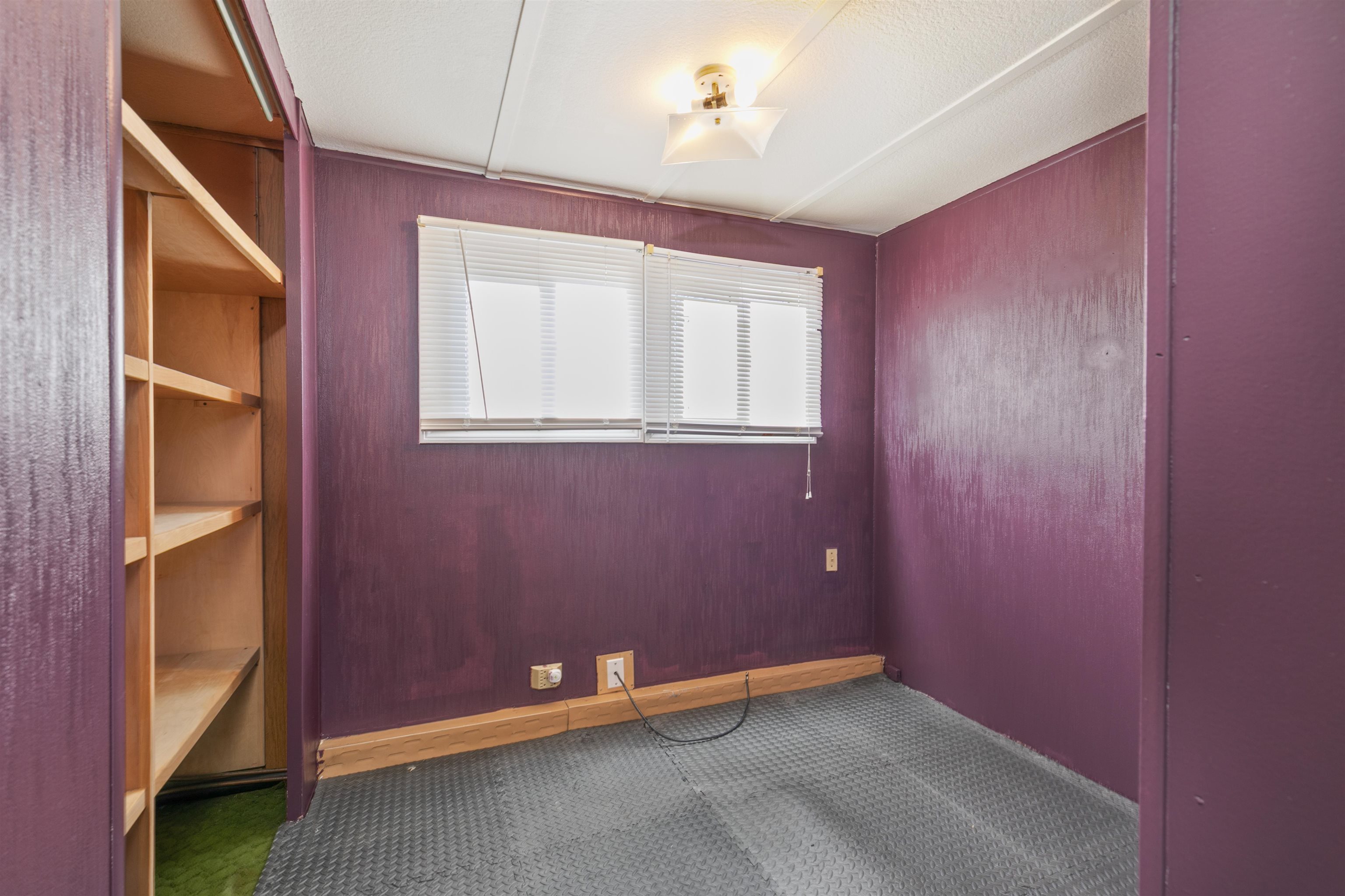 8 Gardner Avenue Salem, NH 03079 - Photo 17 of 24