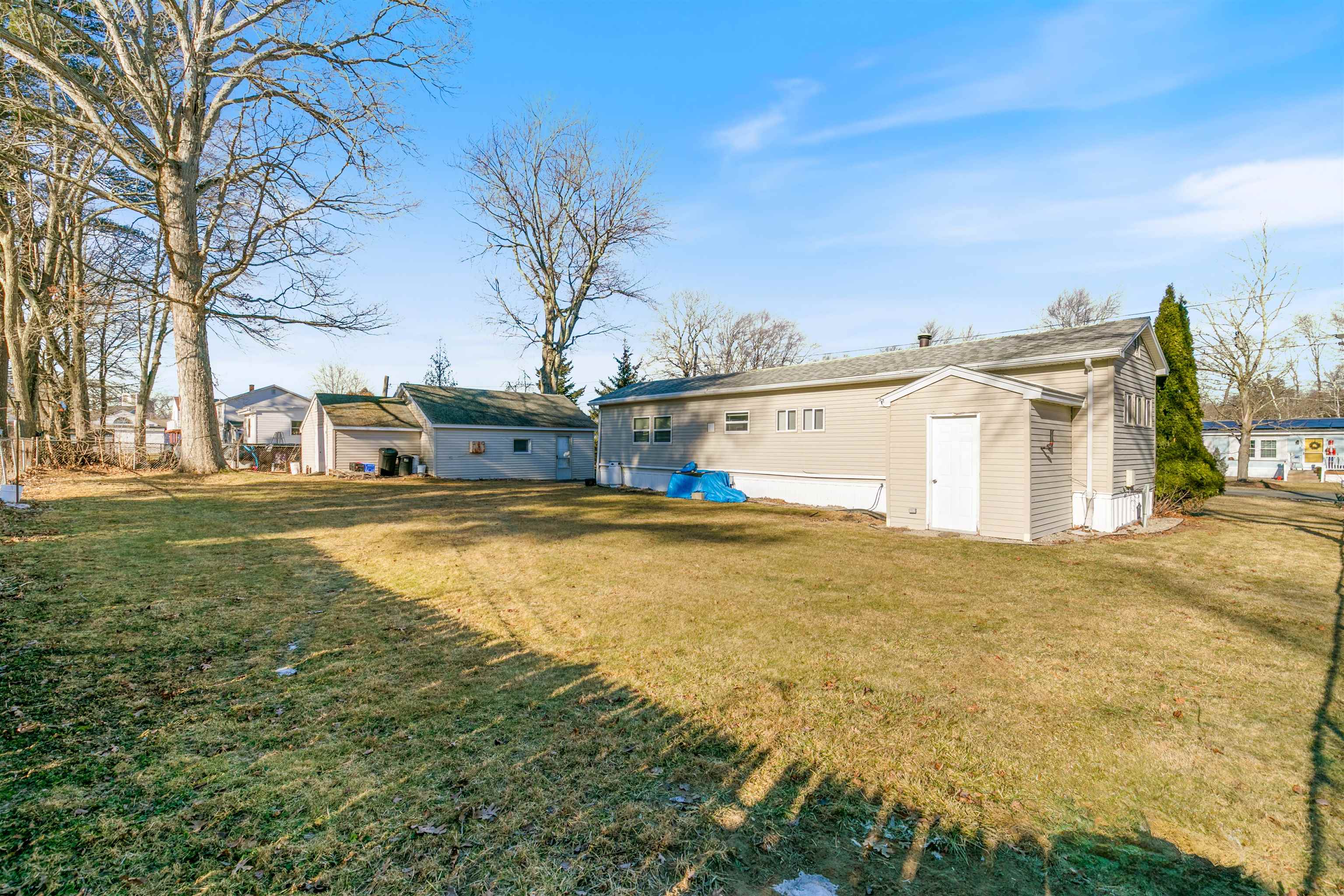 8 Gardner Avenue Salem, NH 03079 - Photo 21 of 24