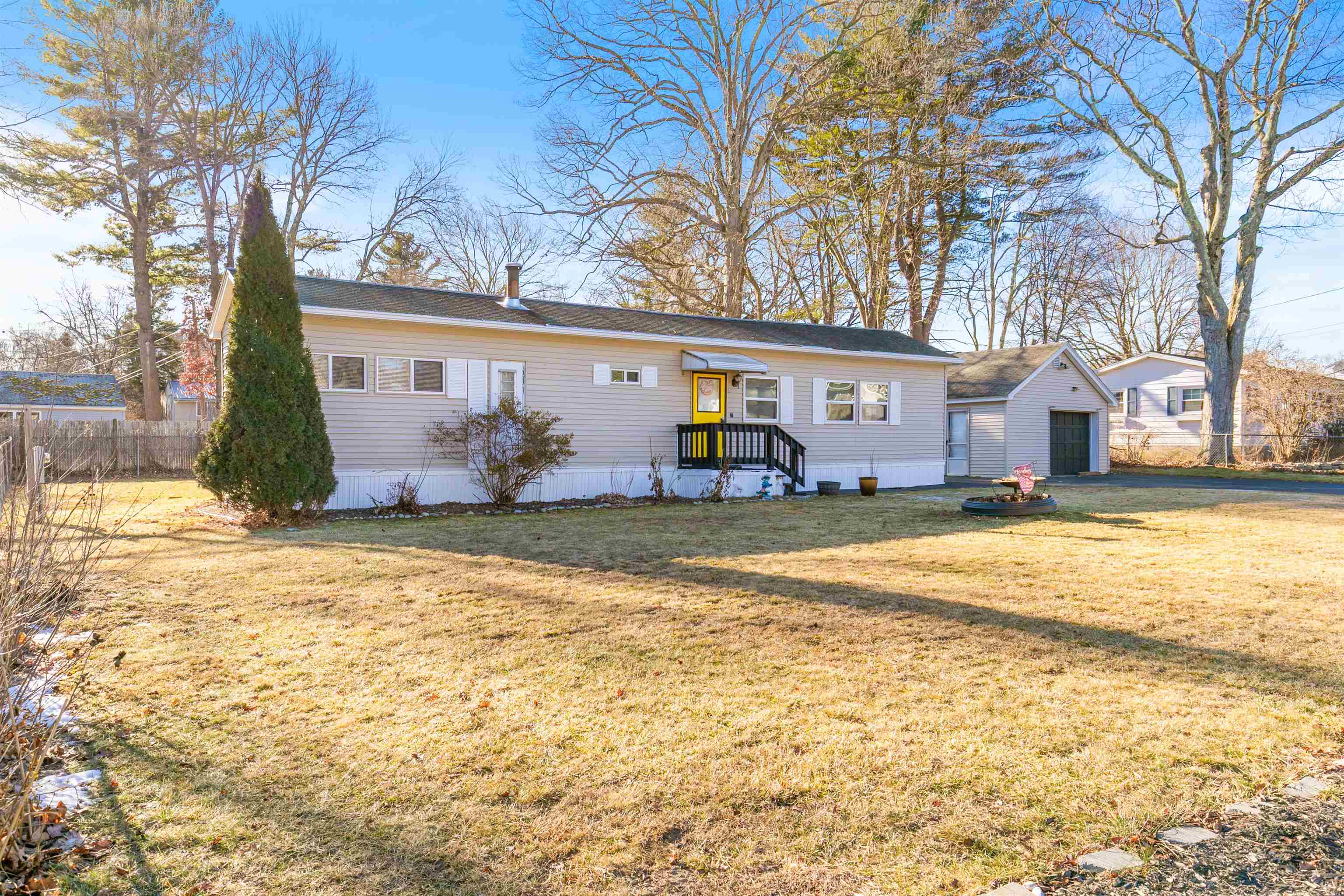 8 Gardner Avenue Salem, NH 03079 - Photo 22 of 24