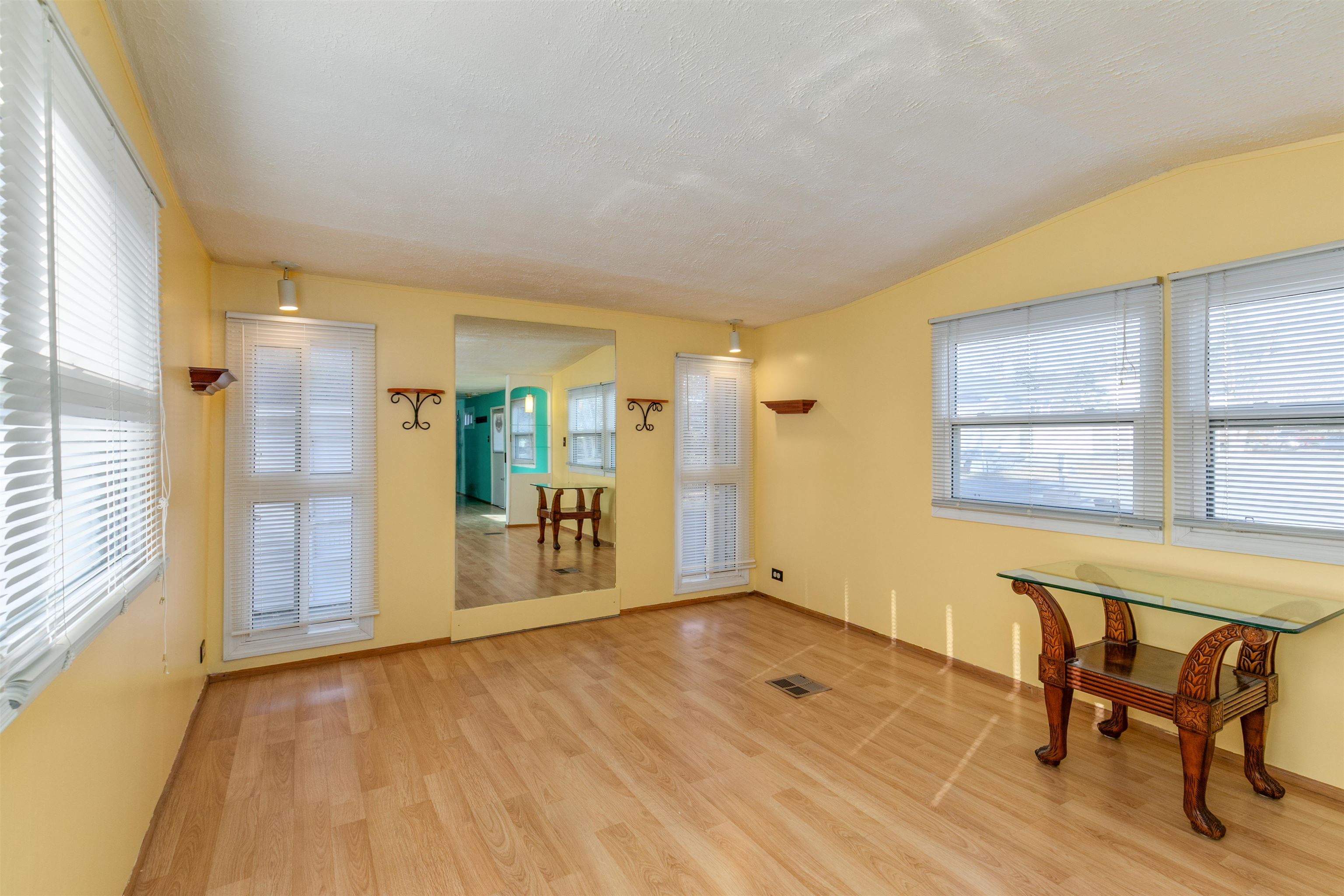 8 Gardner Avenue Salem, NH 03079 - Photo 8 of 24