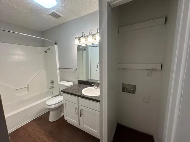 $810 | 9696 Walnut Street, Unit 713, Dallas, TX 75243