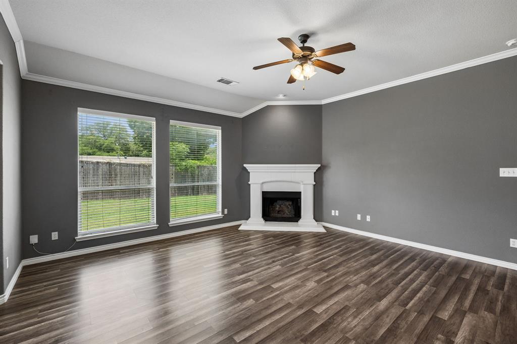 425 Corriente Trail Azle, TX 76020 - Photo 4 of 29