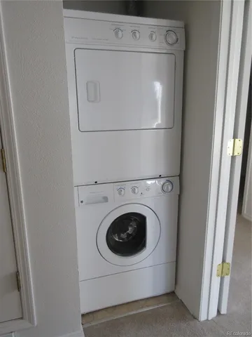 a close up view of a washer and dryer