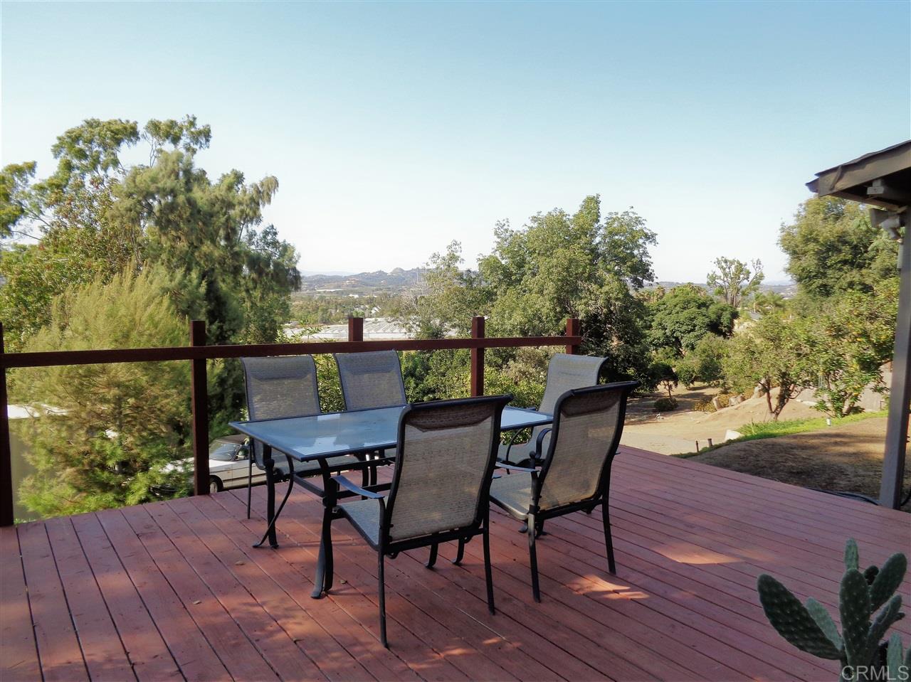 2319 Old Colony Road Vista, CA 92084 - Photo 4 of 19 Gallery Image 4