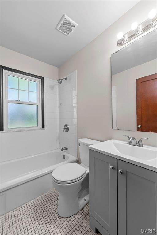 3155 O Hare Drive St. Ann, MO 63074 - Photo 15 of 24