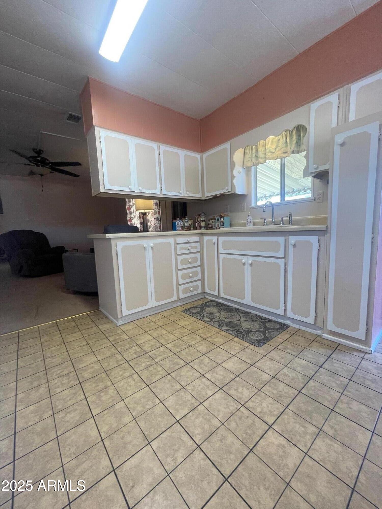 5201 West Camelback Road, Unit C110 Phoenix, AZ 85031 - Photo 11 of 37 Front Kitchen