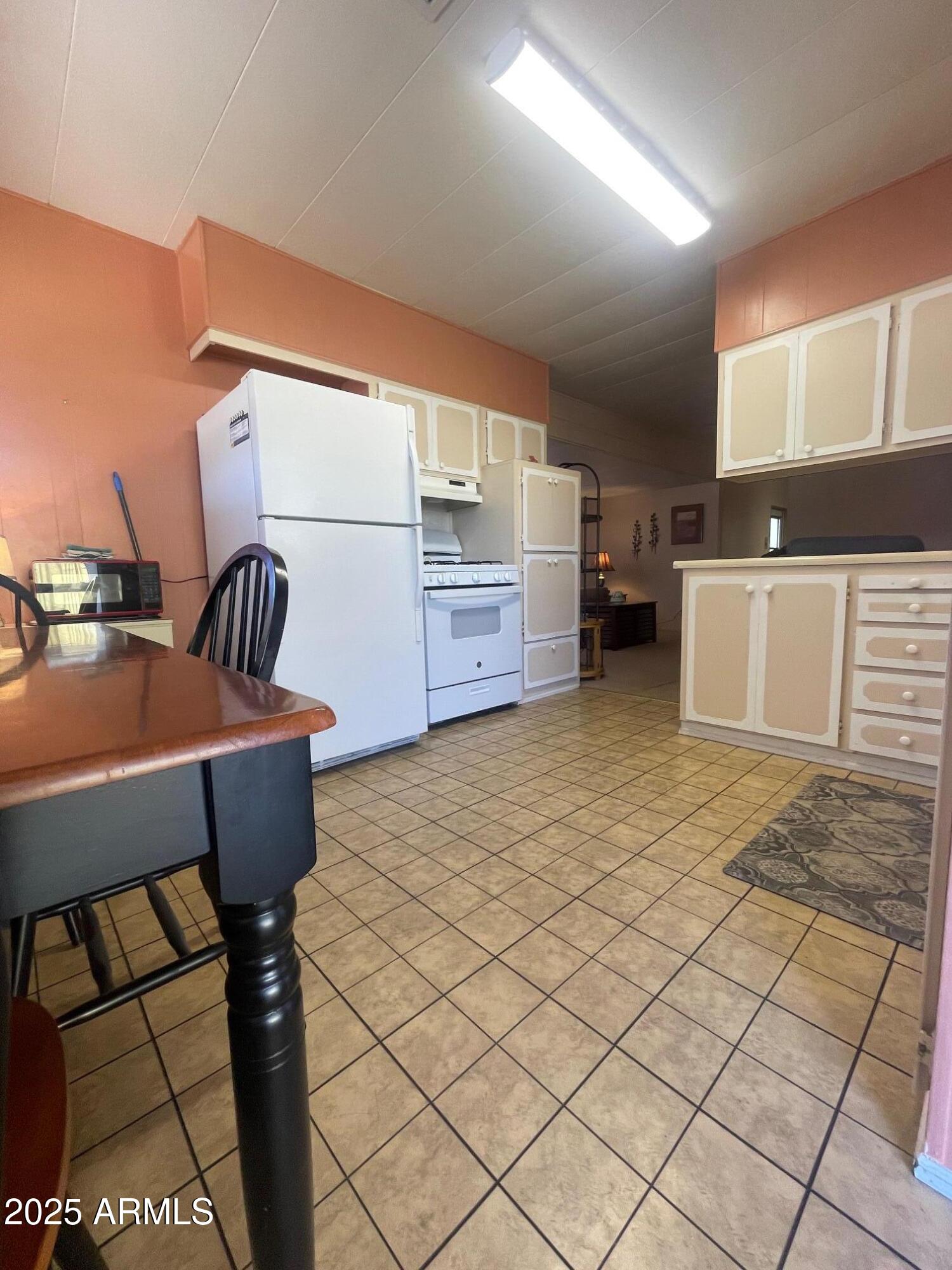 5201 West Camelback Road, Unit C110 Phoenix, AZ 85031 - Photo 19 of 37 Fridge Incl