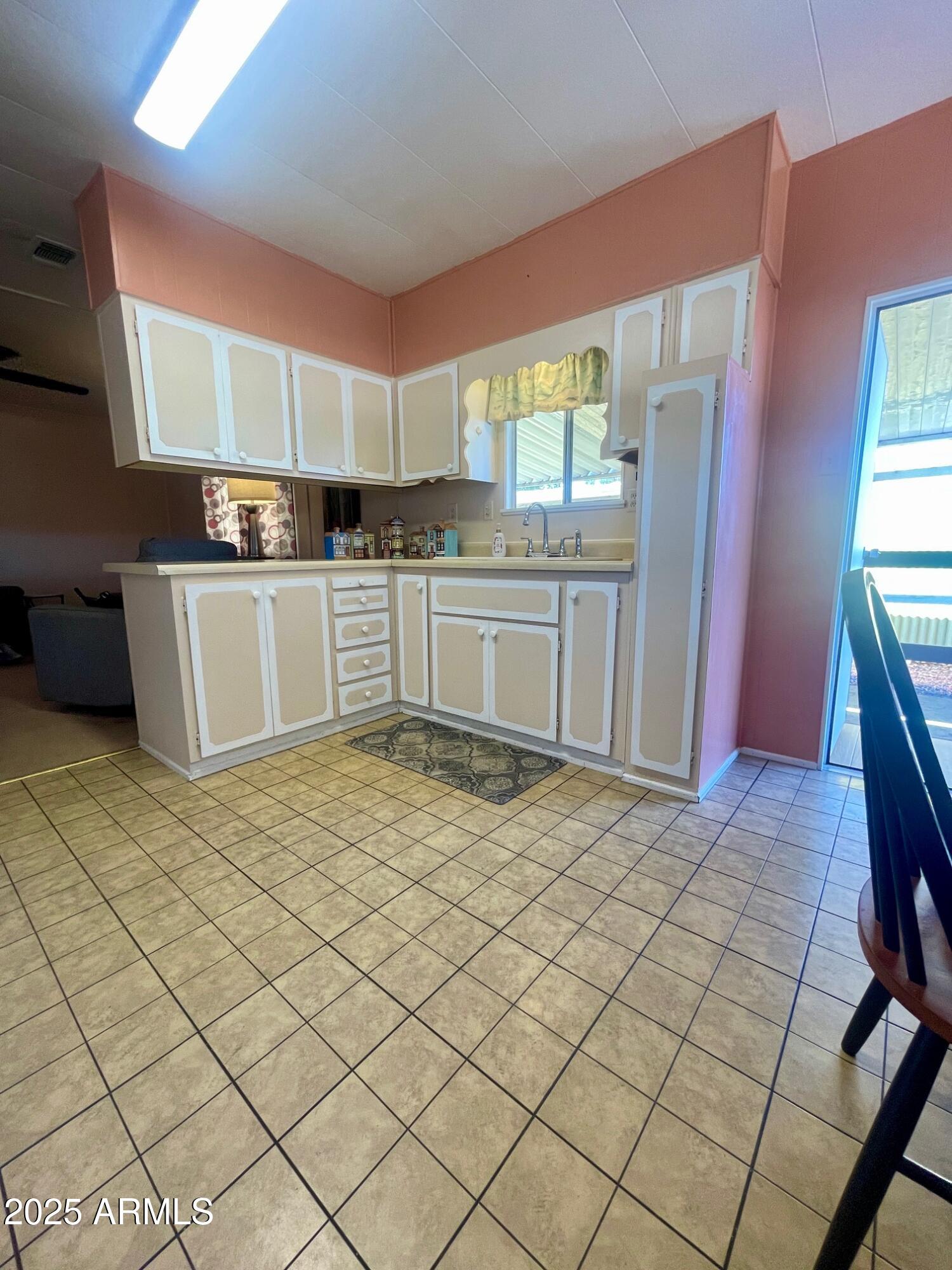 5201 West Camelback Road, Unit C110 Phoenix, AZ 85031 - Photo 27 of 37 Nice Cabinetry