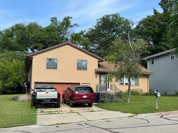 $369,900 | 2626 Harvard Drive, Janesville, WI 53548