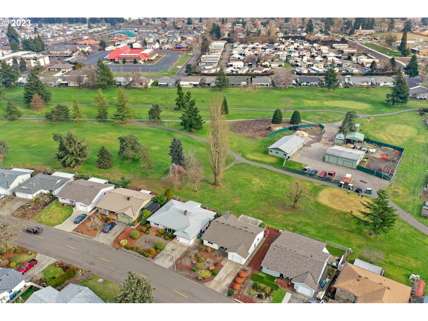 654 Oregon Way Woodburn, OR 97071 - Photo 5 of 32 Gallery Image 5