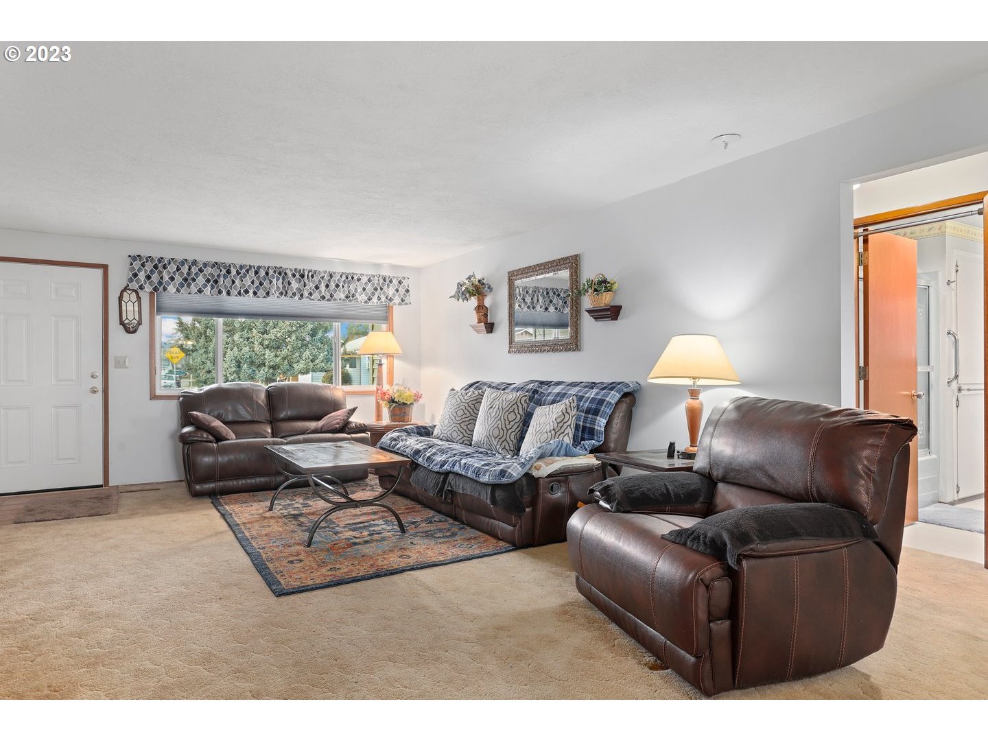 654 Oregon Way Woodburn, OR 97071 - Photo 7 of 32 Gallery Image 7