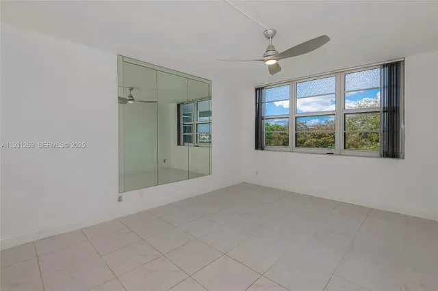 $295,000 | 625 Oaks Drive, Unit 503, Pompano Beach, FL 33069