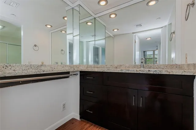 $295,000 | 625 Oaks Drive, Unit 503, Pompano Beach, FL 33069